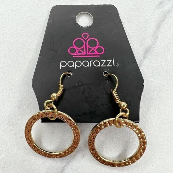 Paparazzi Hammered Metal Hoop Gold Tone Dangle Earrings Pierced Pair - Picture 11 of 12